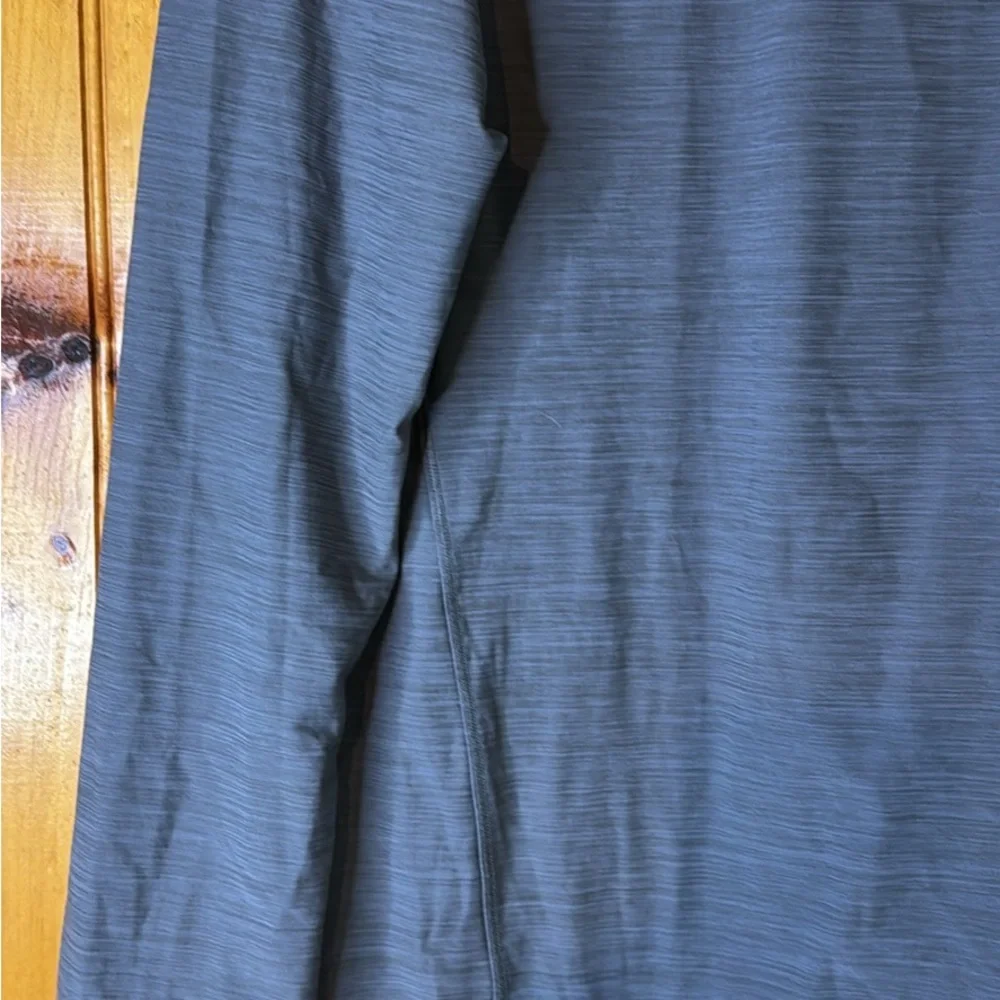 Athleta Women's Gray Long Sleeve Top - Picture 3 of 6